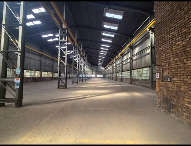 2,400M² WAREHOUSE TO LET IN WADEVILLE